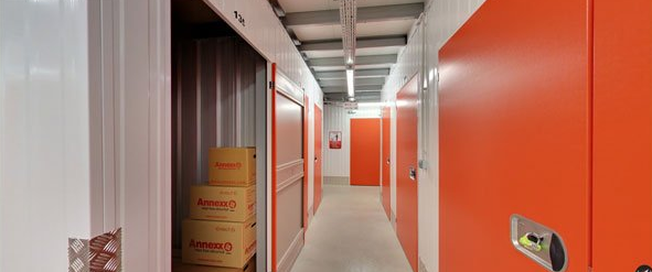 Entreprise à Nantes : les avantages de la location de box de stockage dans un garde-meuble
